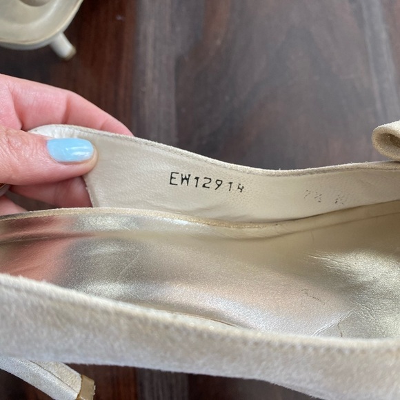 Stuart Weitzman tan and gold sling back pumps - Picture 10 of 10